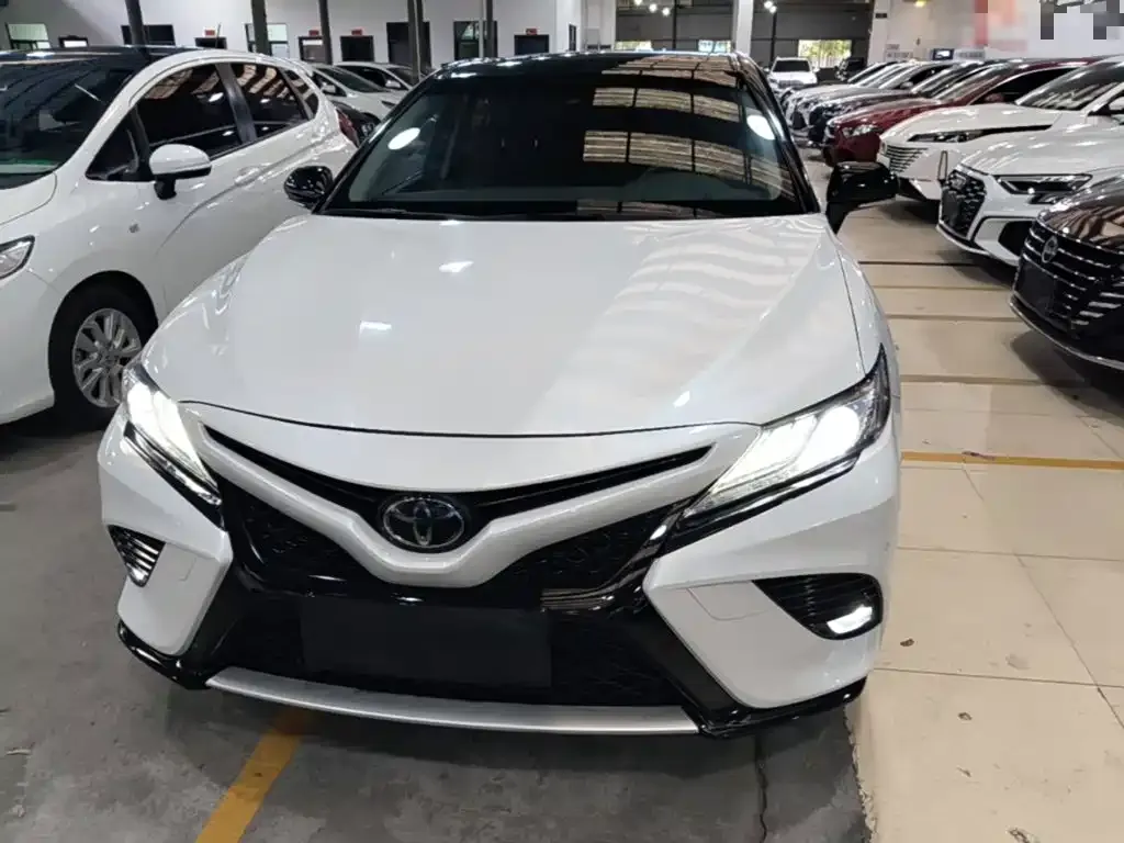 Toyota Camry — фото 4