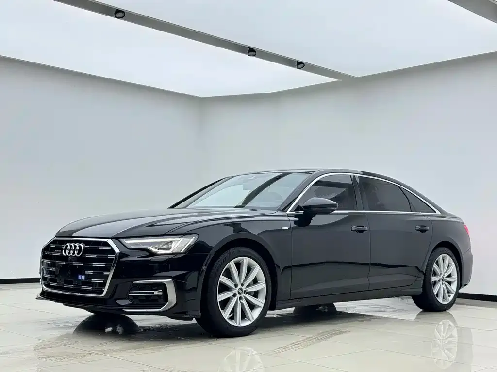 Audi A6L — фото 1