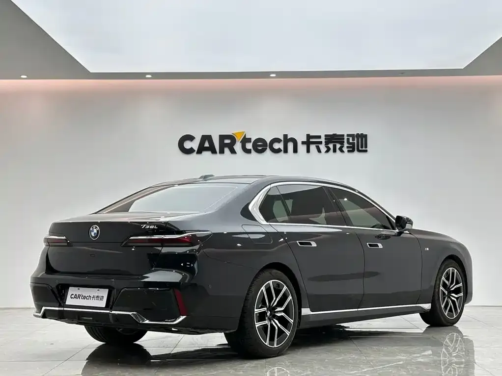 BMW 7 Series — фото 3