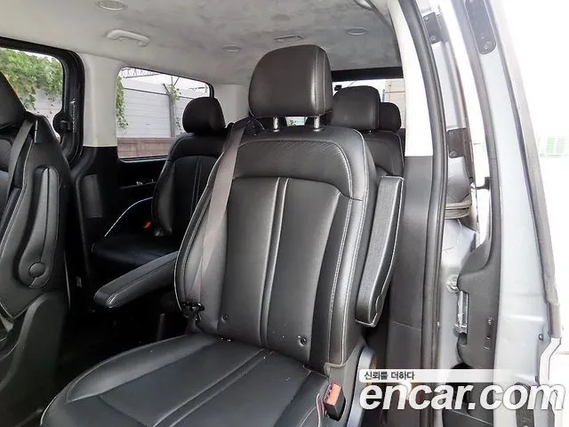 Hyundai Staria — фото 3