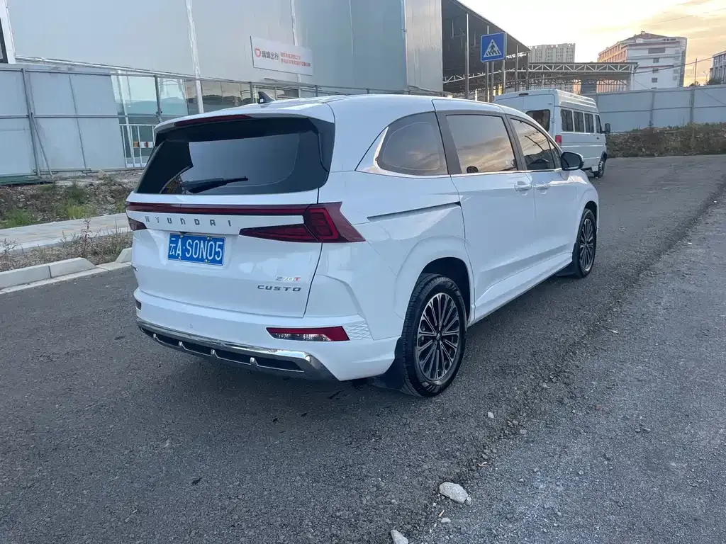 Hyundai Custo — фото 2