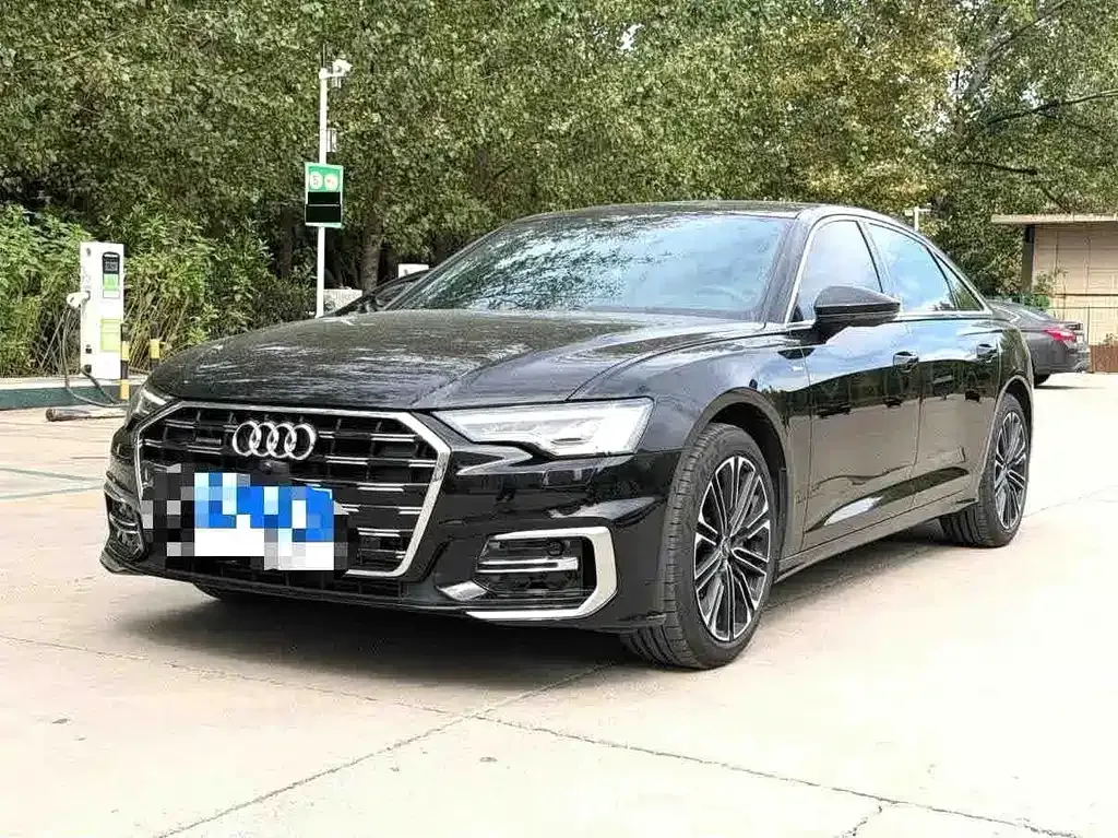 Audi A6L — фото 1
