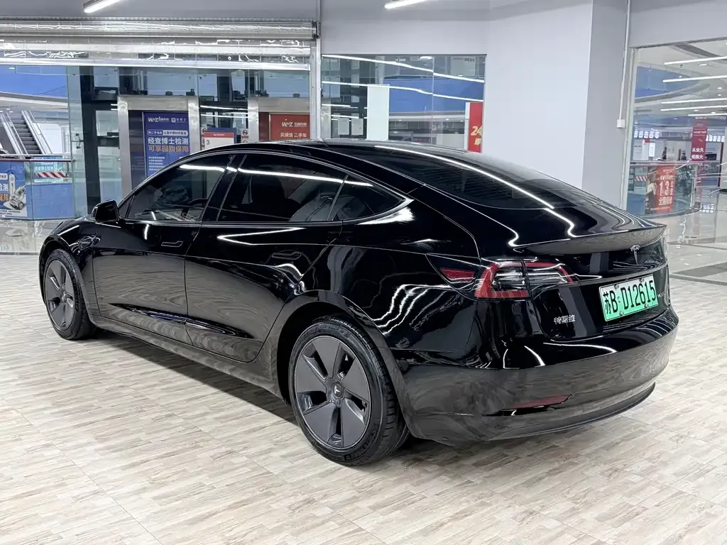 Tesla Model 3 — фото 7