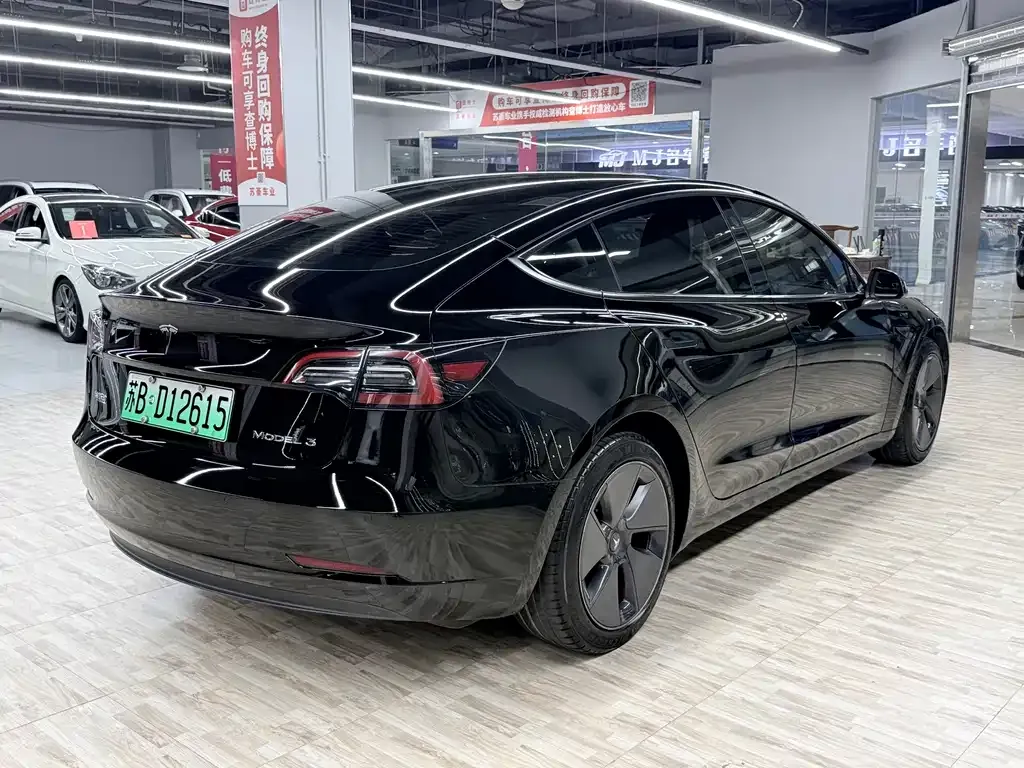 Tesla Model 3 — фото 6