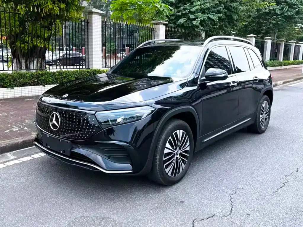 Mercedes-Benz EQB — фото 1