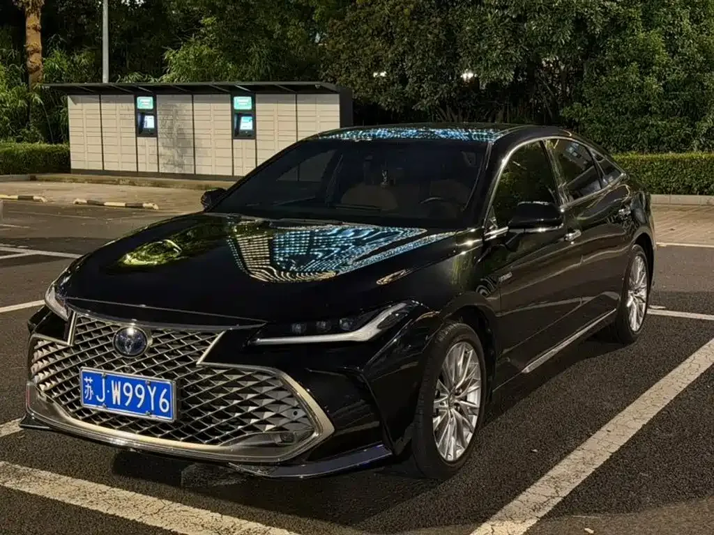 Toyota Avalon — фото 1