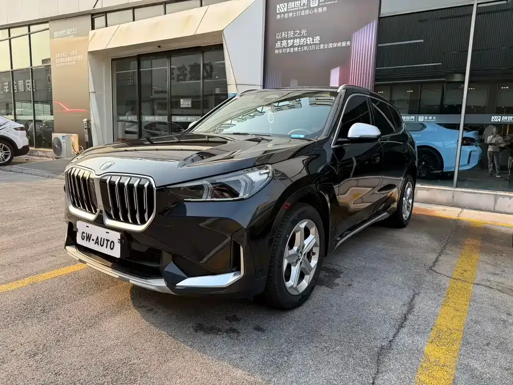 BMW X1 — фото 1