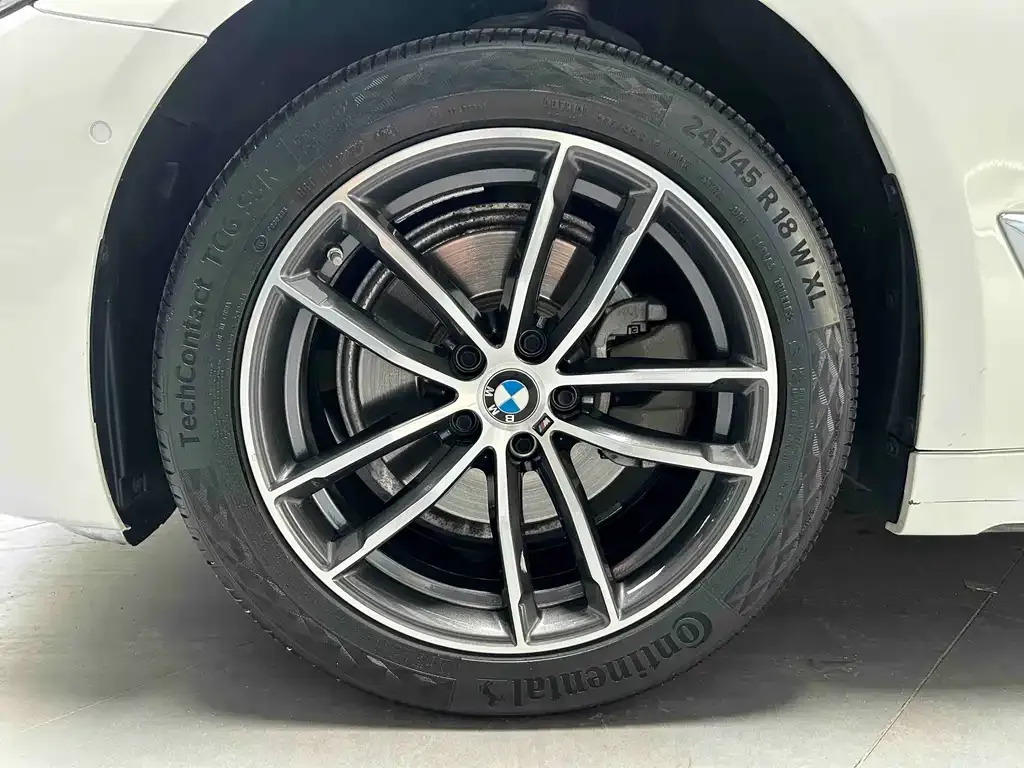BMW 5 Series — фото 2