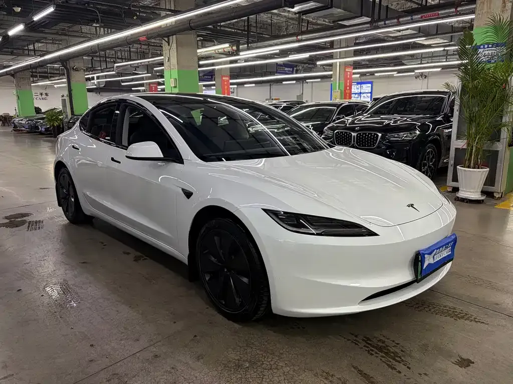 Tesla Model 3 — фото 9