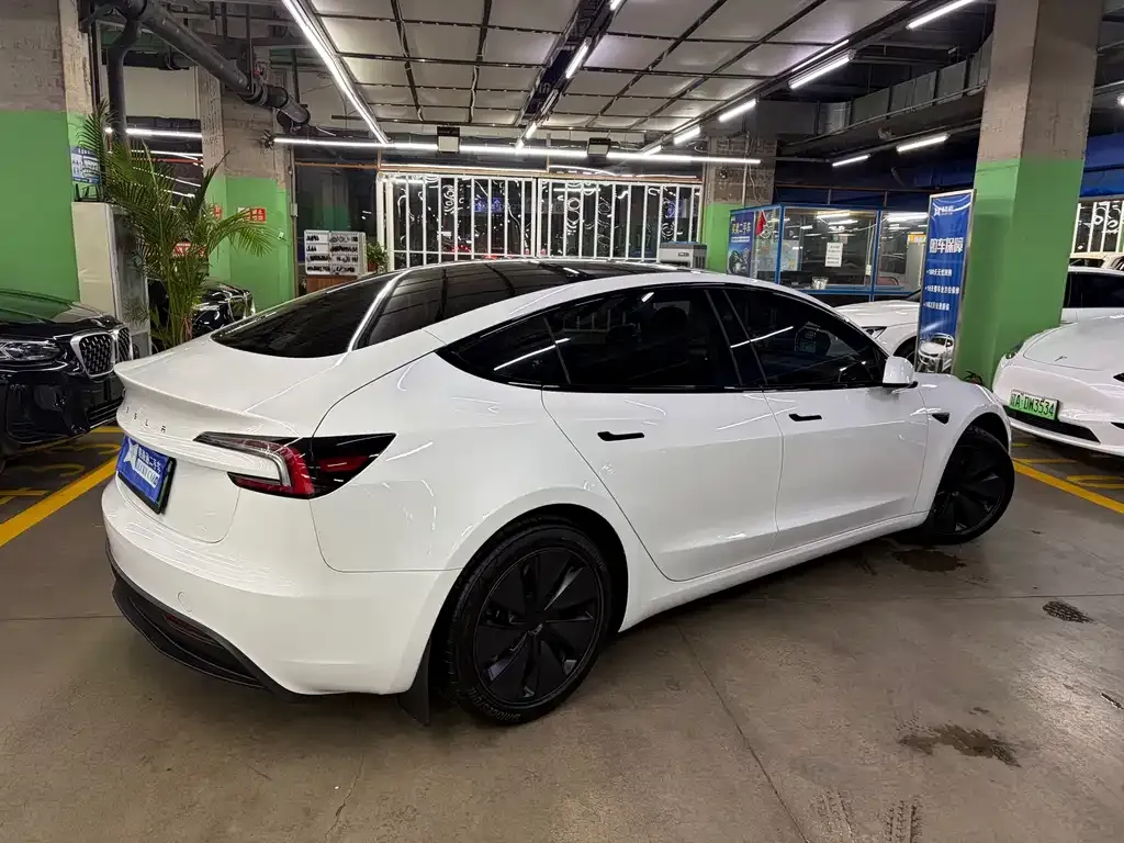 Tesla Model 3 — фото 2