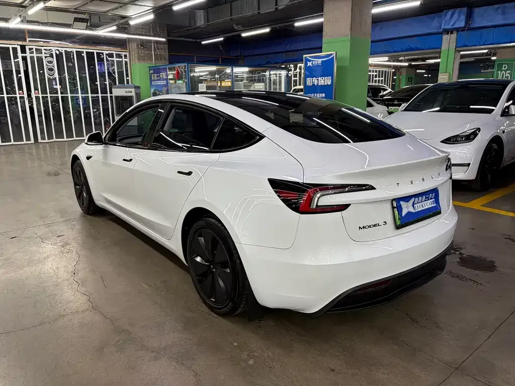 Tesla Model 3 — фото 6