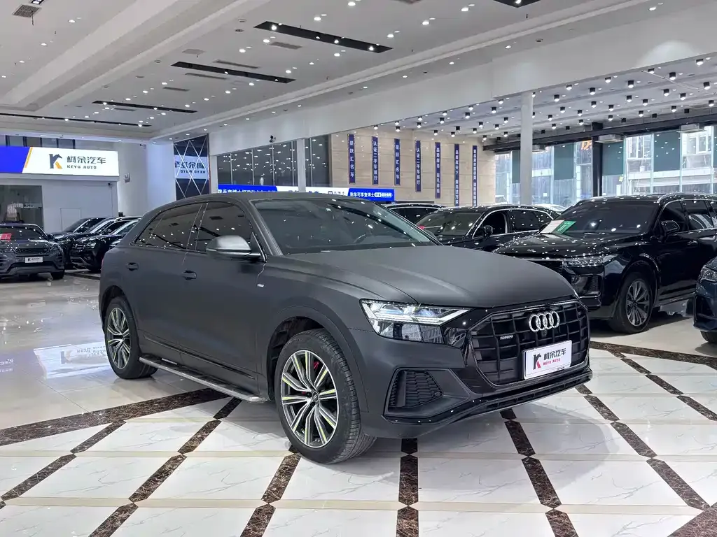 Audi Q8 — фото 9