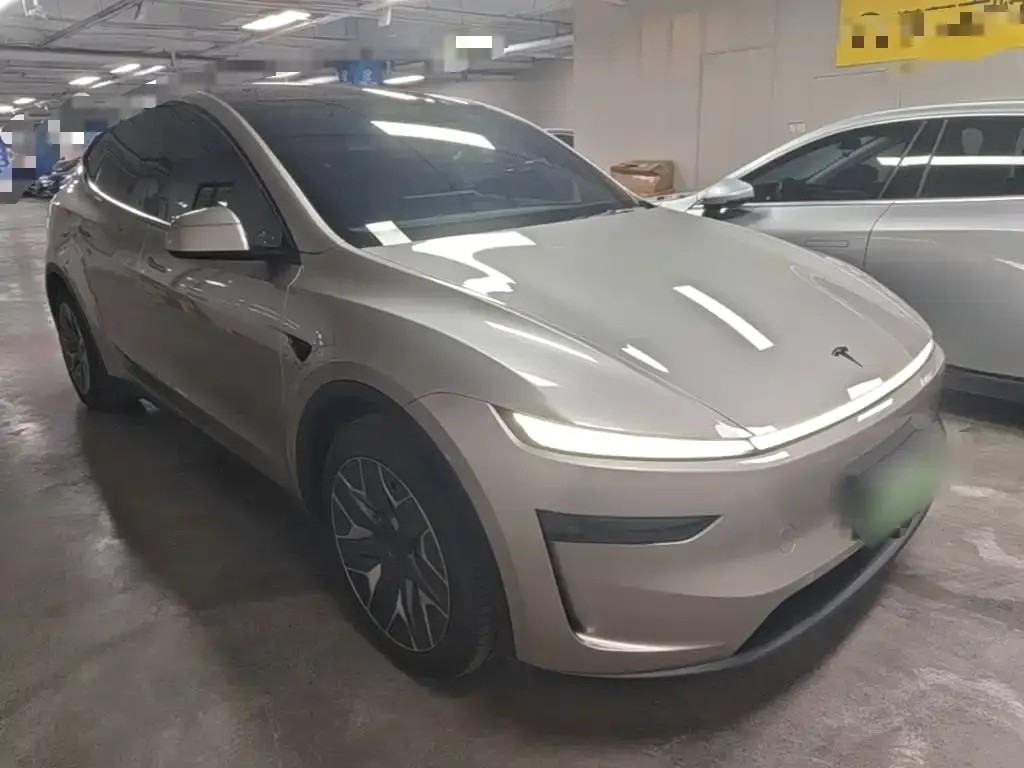 Tesla Model Y L — фото 2