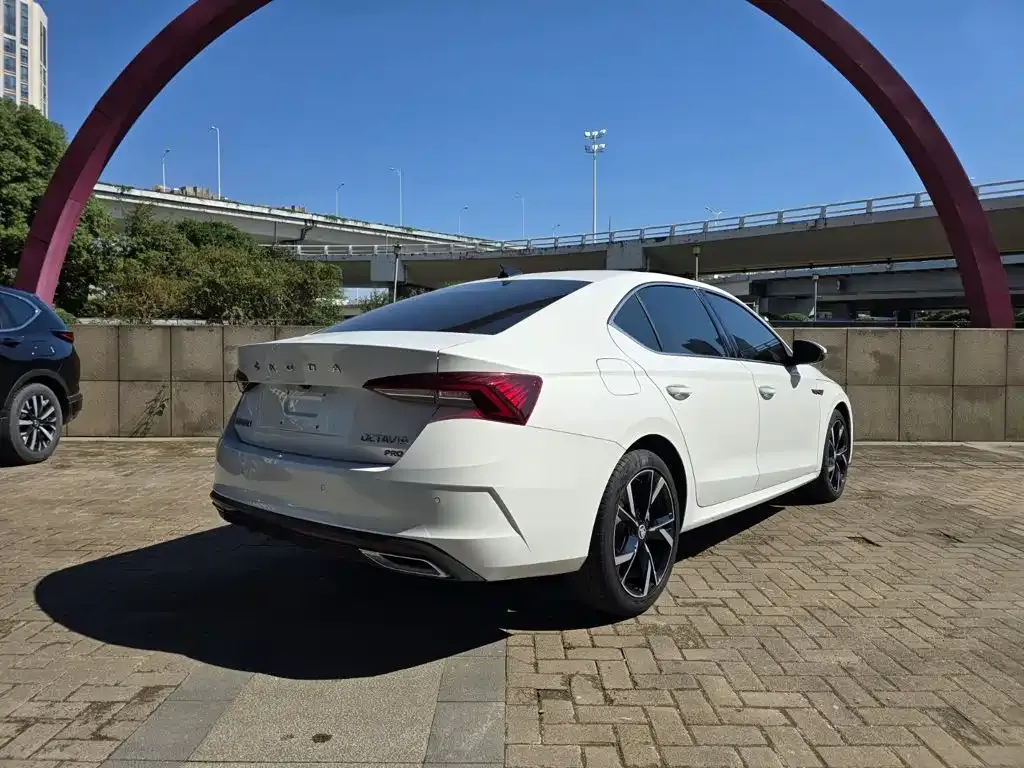 Skoda Octavia — фото 10