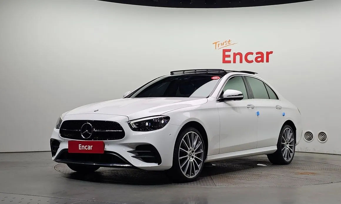 Mercedes-Benz E-Class — фото 1