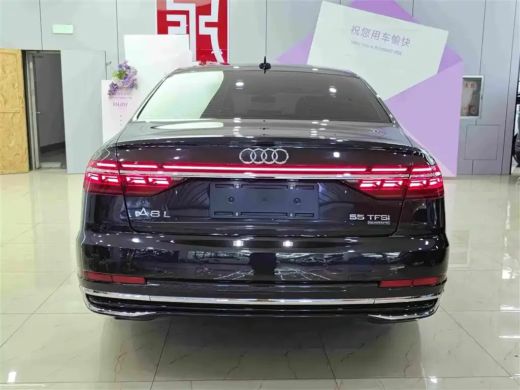 Audi A8 — фото 8