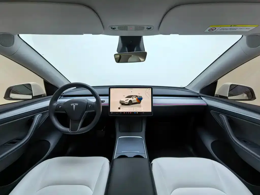 Tesla Model Y — фото 5