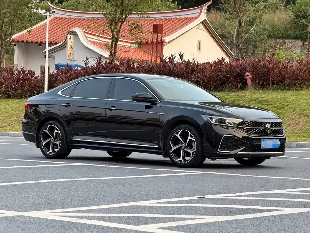 Volkswagen Passat — фото 6