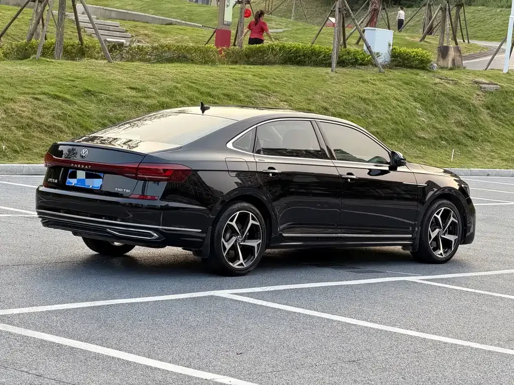 Volkswagen Passat — фото 5