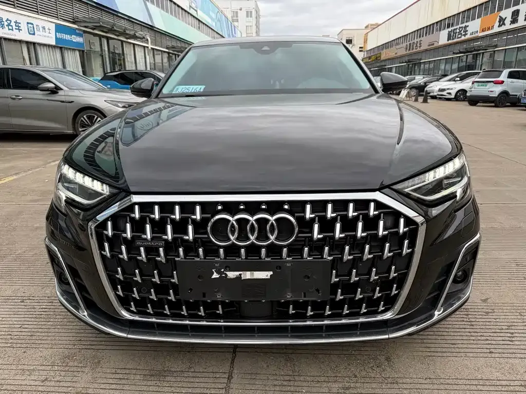 Audi A8 — фото 7