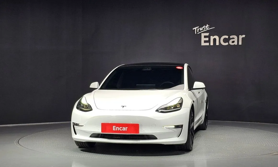 Tesla Model 3 — фото 3