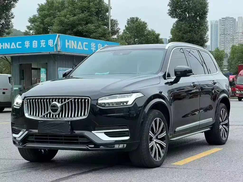 Volvo XC90 — фото 1