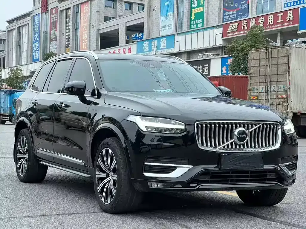 Volvo XC90 — фото 9