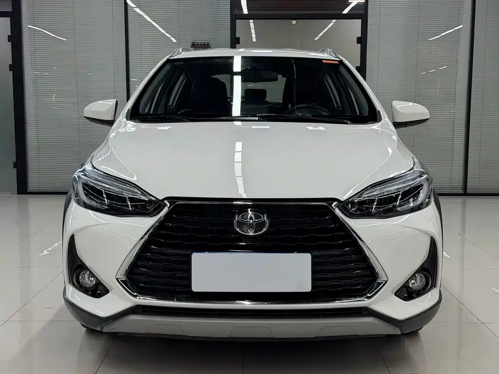 Toyota Yaris L — фото 8