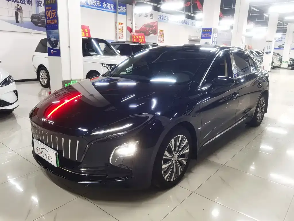 Hongqi E-QM5 — фото 1