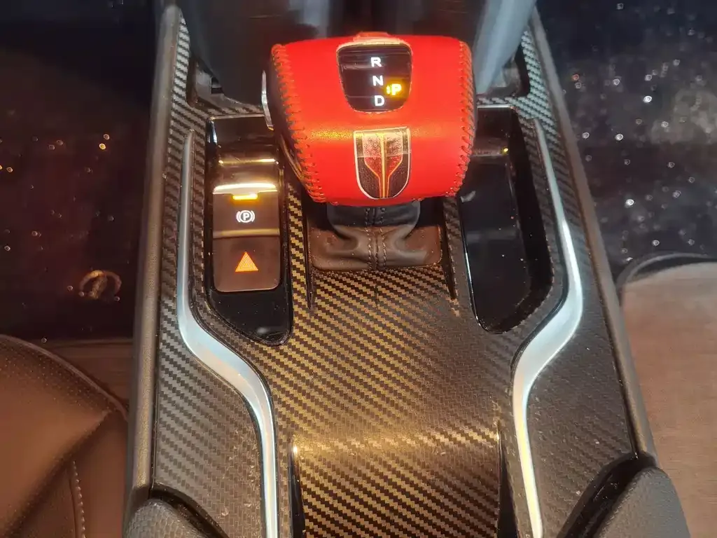Hongqi E-QM5 — фото 2