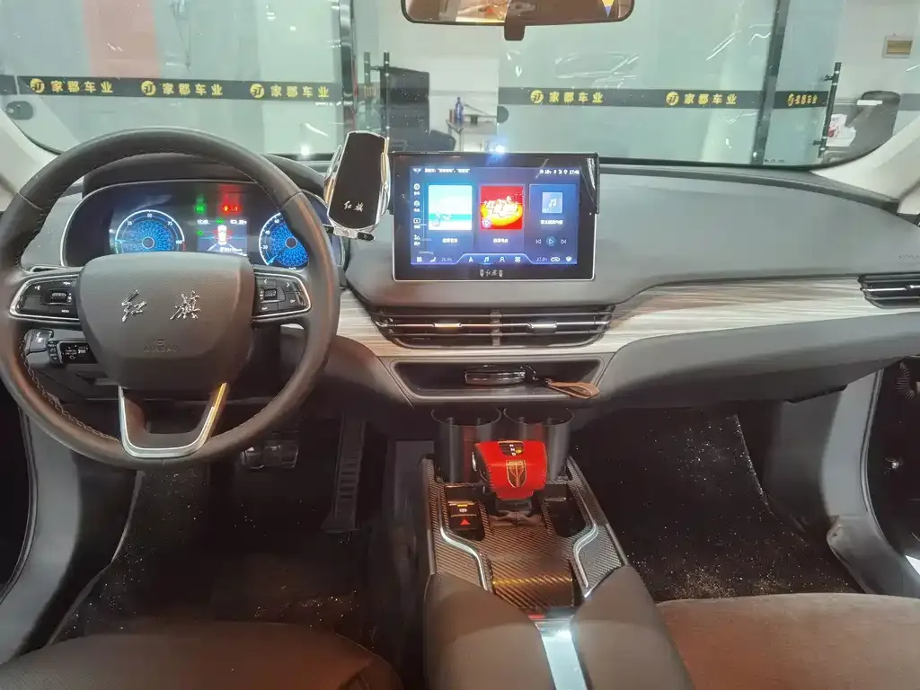 Hongqi E-QM5 — фото 3