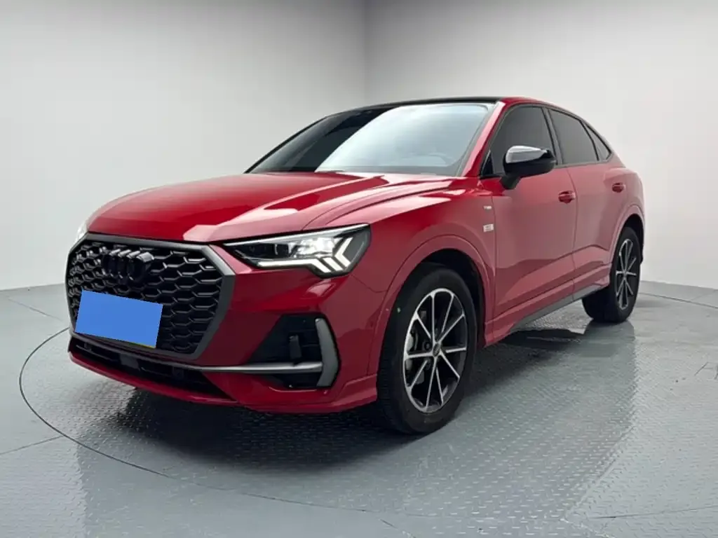Audi Q3 Sportback — фото 1