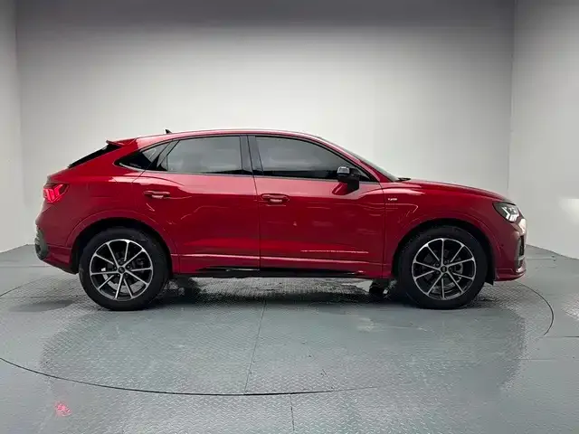 Audi Q3 Sportback — фото 10