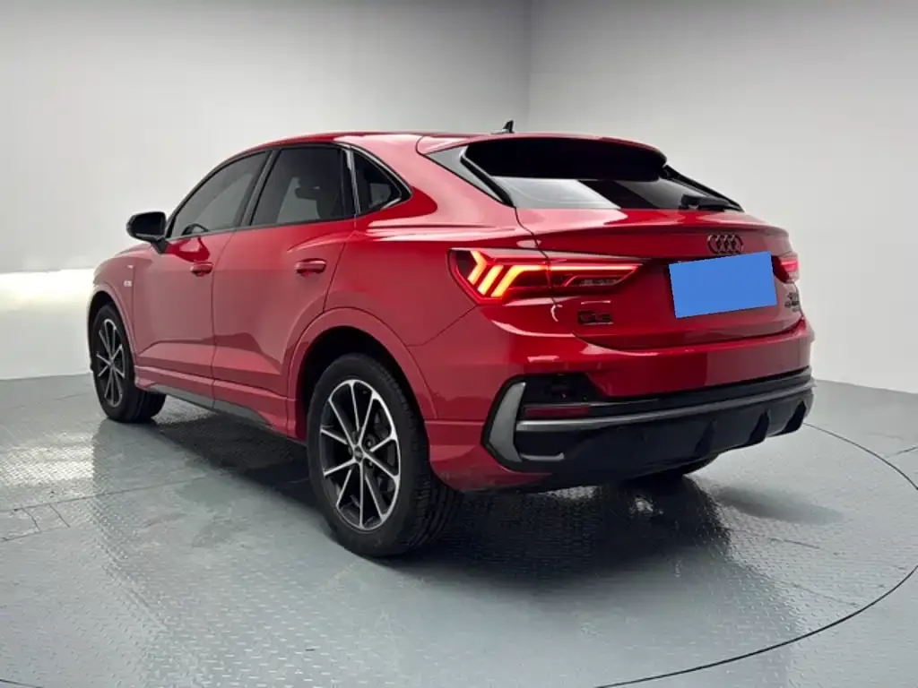 Audi Q3 Sportback — фото 8