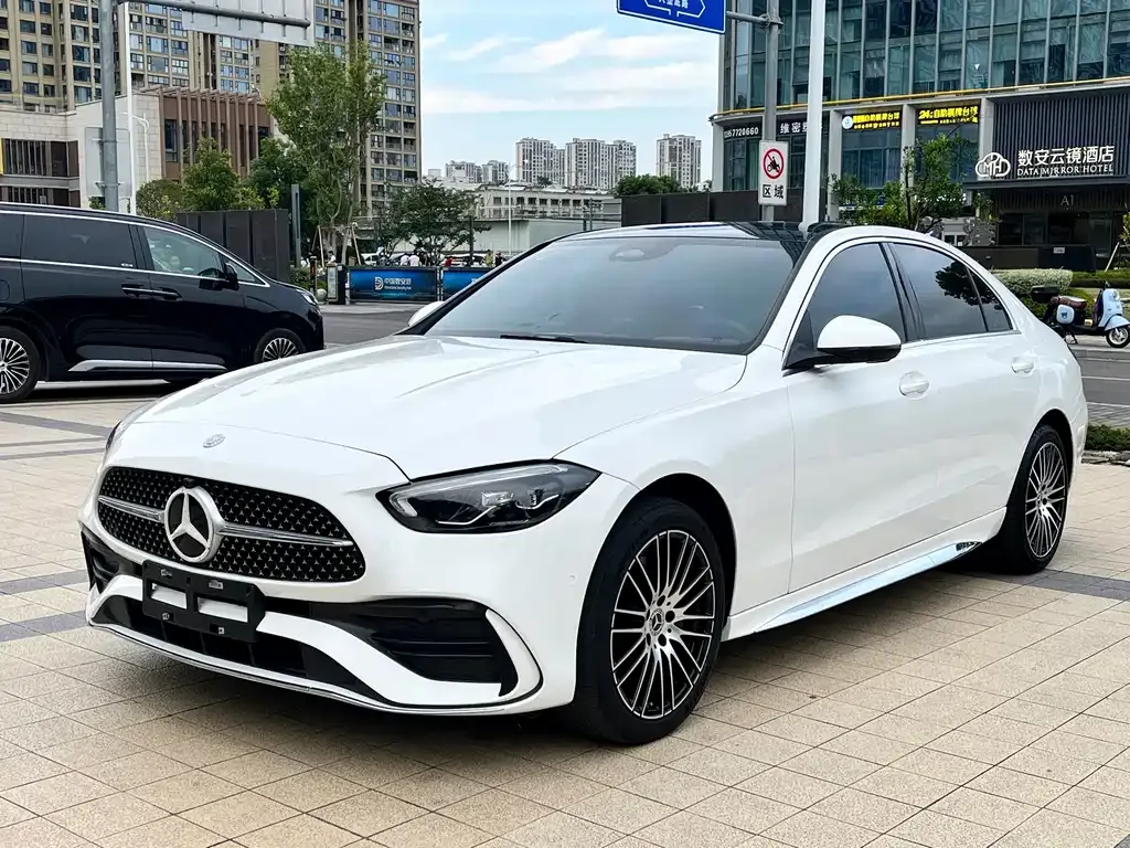Mercedes-Benz C-Class — фото 1