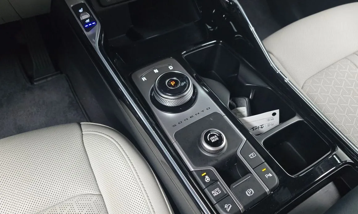 Kia Sorento — фото 5
