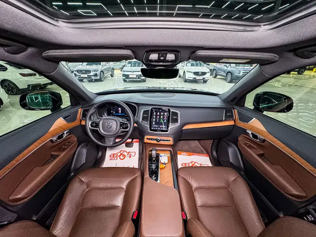 Volvo XC90 — фото 10