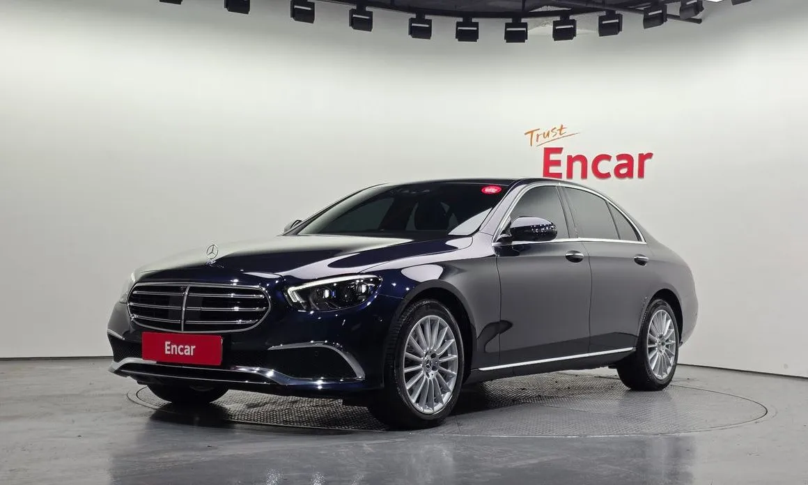 Mercedes-Benz E-Class — фото 1