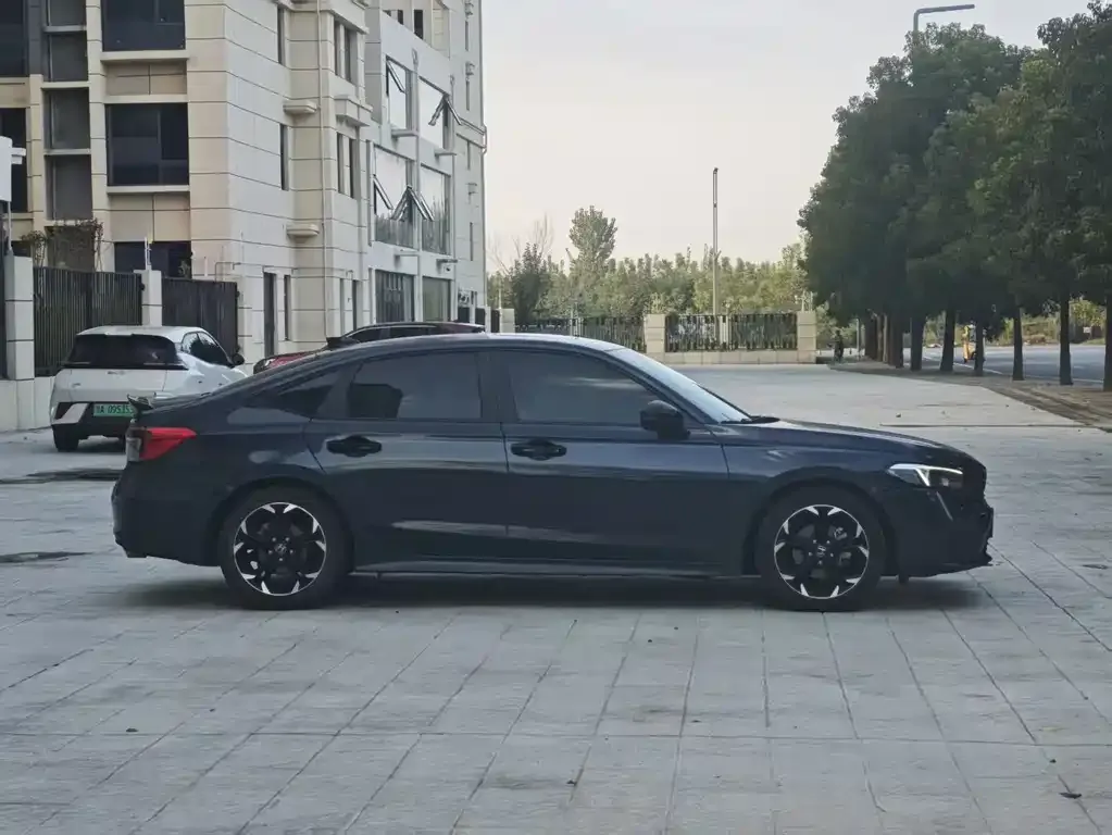 Honda Civic — фото 8