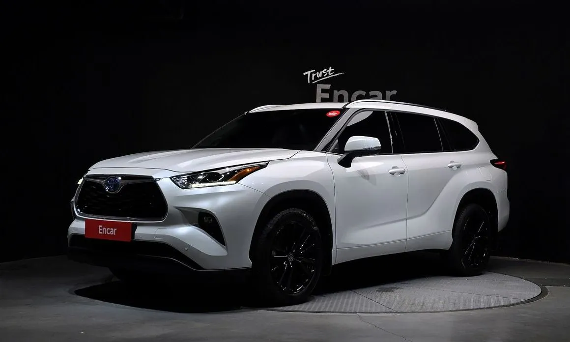 Toyota Highlander — фото 1