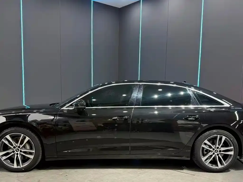 Audi A6L — фото 10