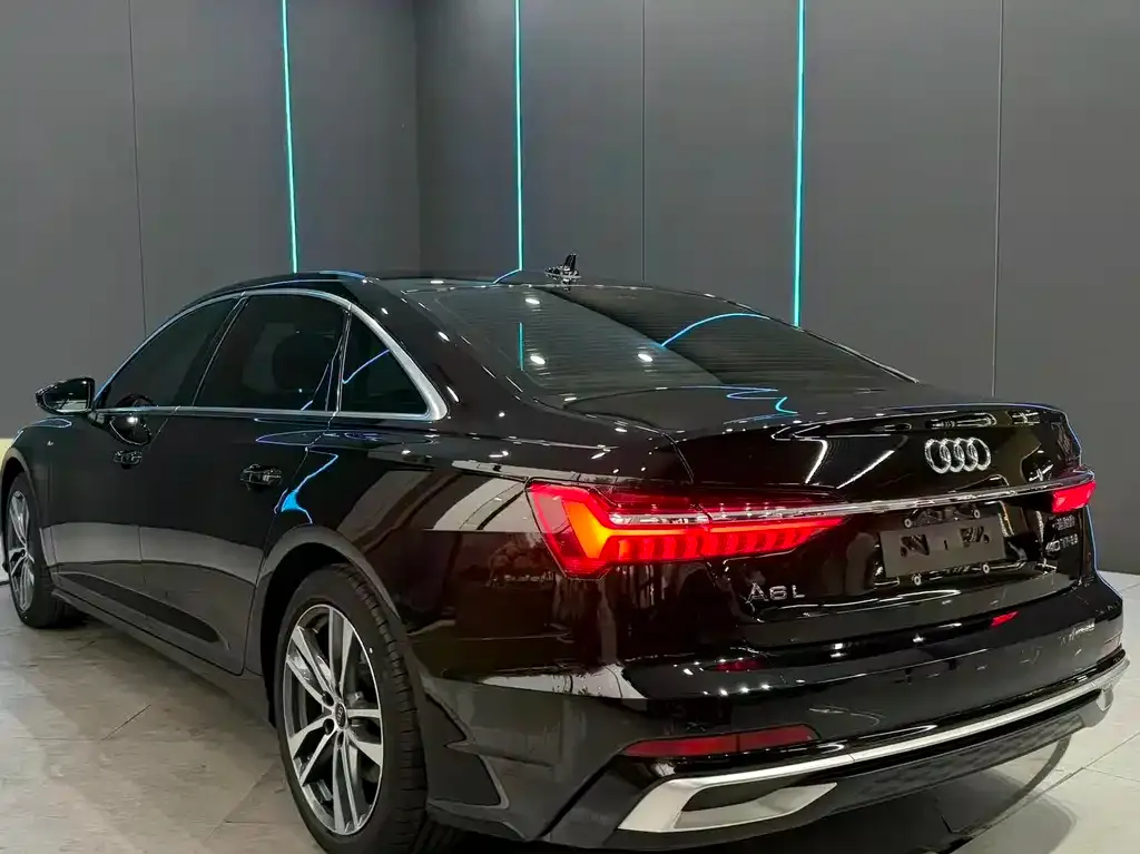 Audi A6L — фото 8
