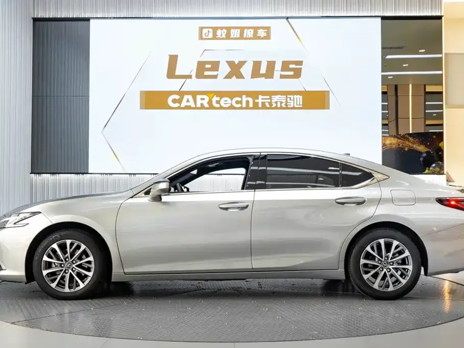 Lexus ES — фото 4