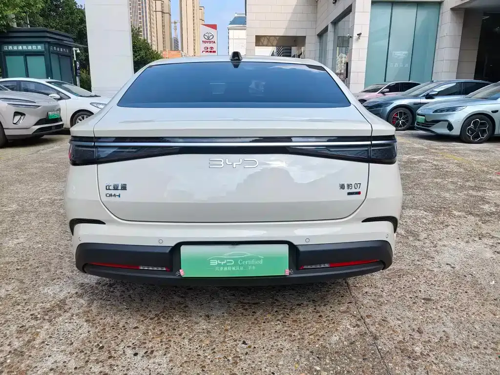 BYD Seal 07 DM-i — фото 8