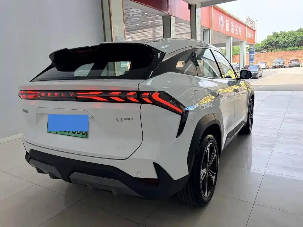 Geely Galaxy L7 — фото 10