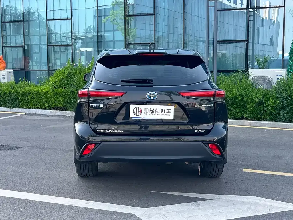 Toyota Highlander — фото 10