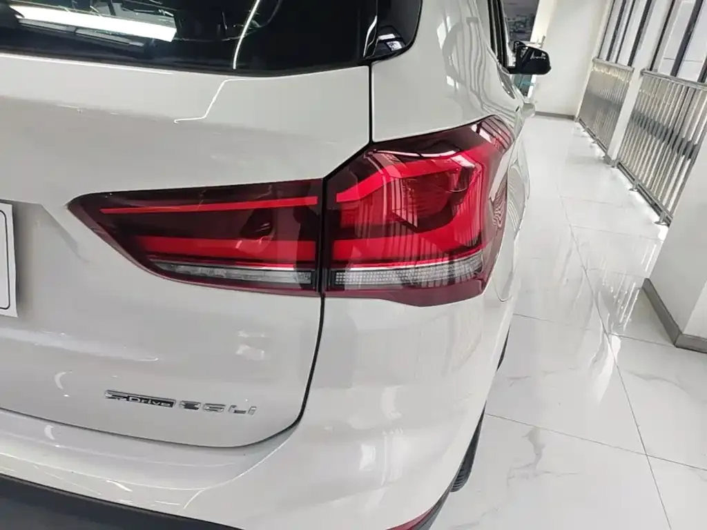 BMW X1 — фото 2