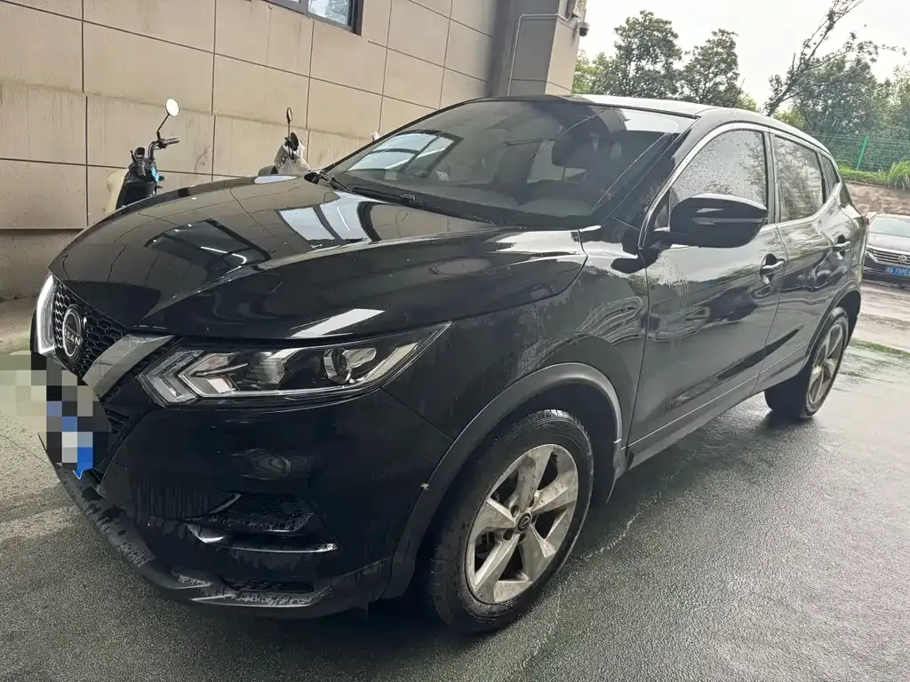 Nissan Qashqai — фото 1