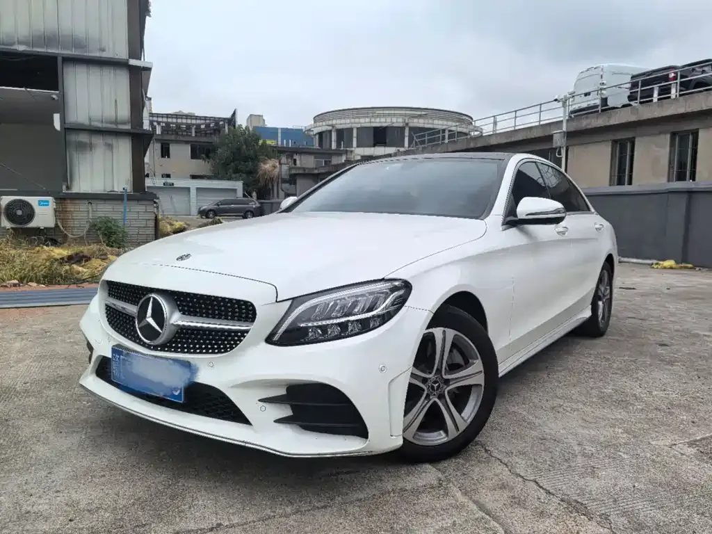 Mercedes-Benz C-Class — фото 1