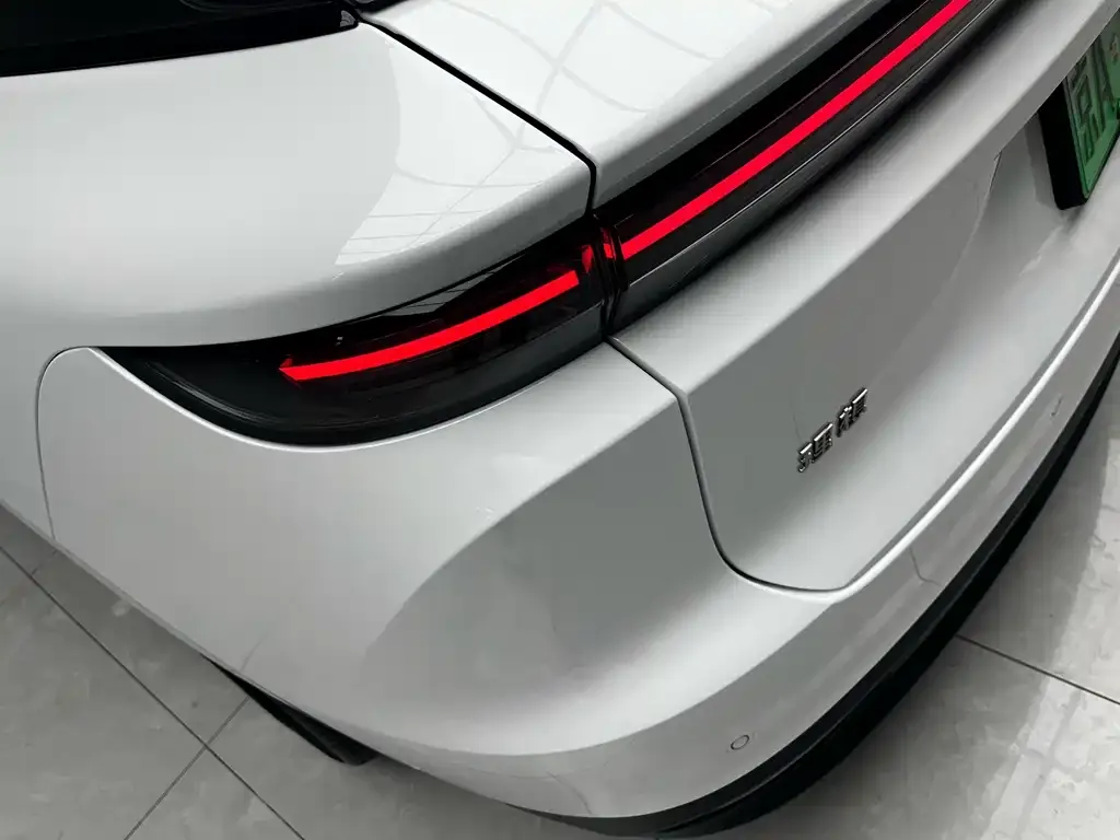 Li Auto Li i6 — фото 3